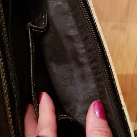 Basket weave purse with faux look black trim - Picture 3 of 12